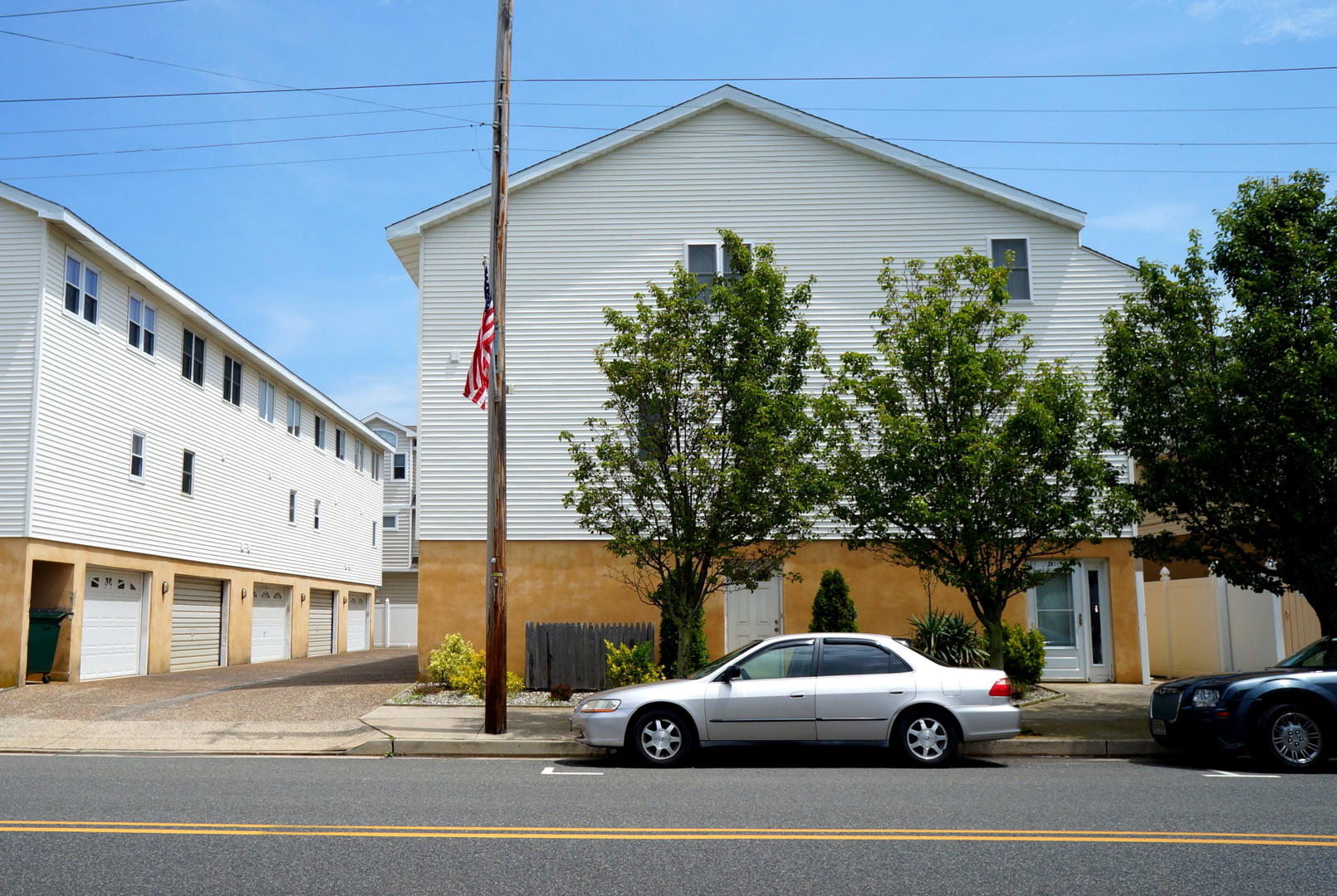 Long & Foster Vacation Rentals-4901 Landis Avenue 202-image-1
