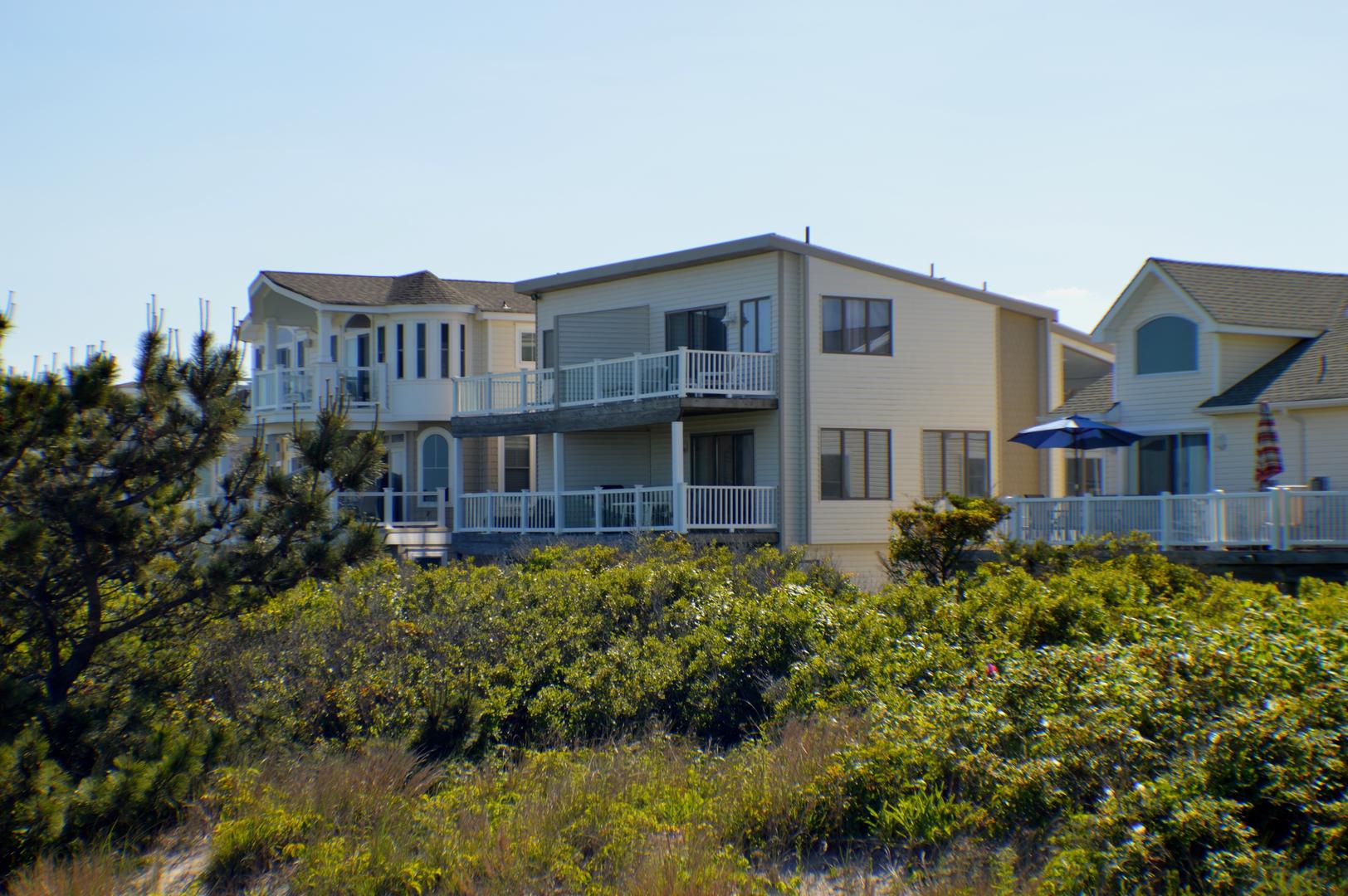 Long & Foster Vacation Rentals-2309 Landis Avenue North-image-1