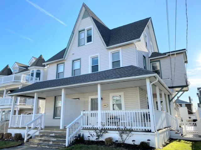 Long & Foster Vacation Rentals-134 42nd Street 2nd floor-image-1