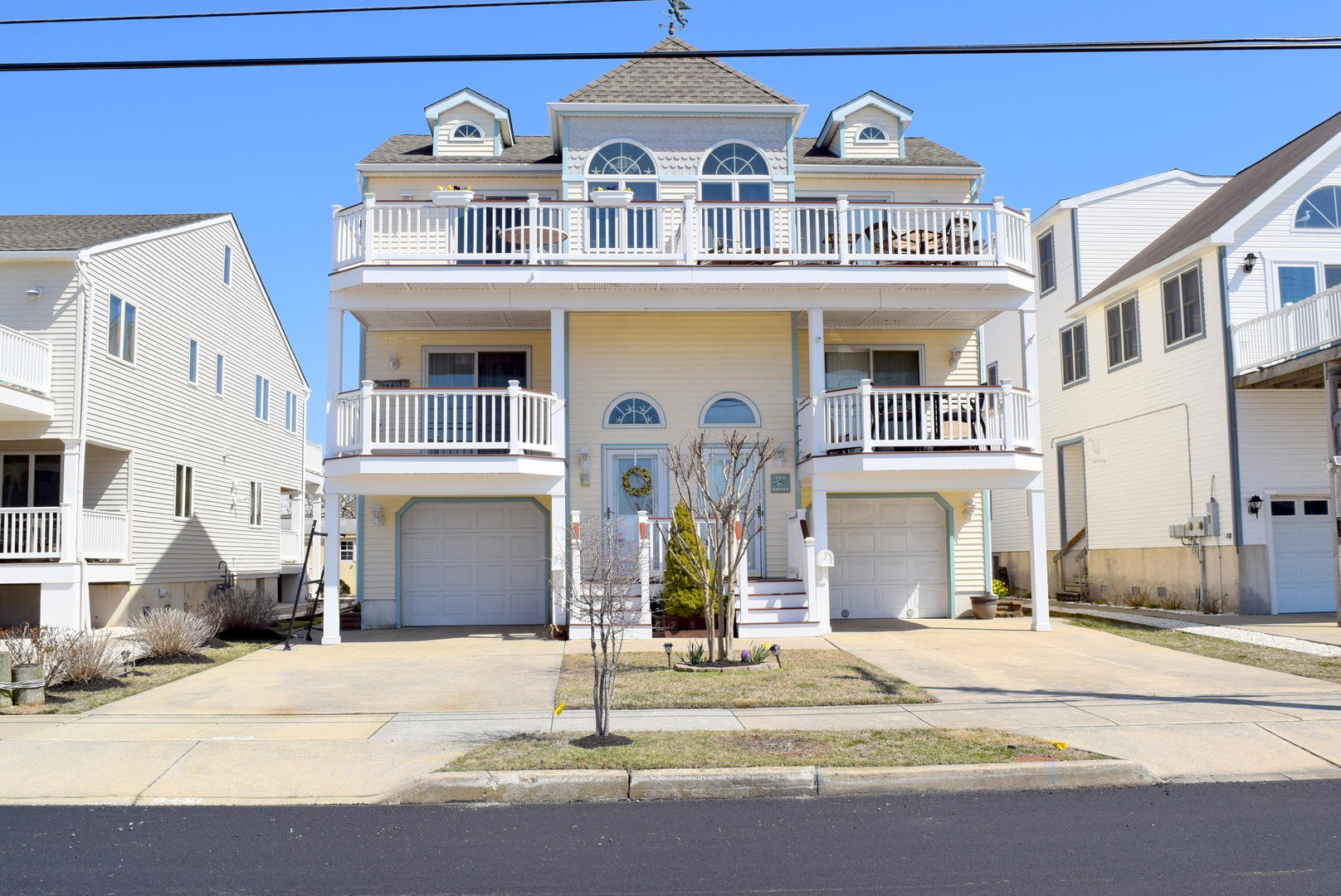 Long & Foster Vacation Rentals-209 48th Street East-image-1