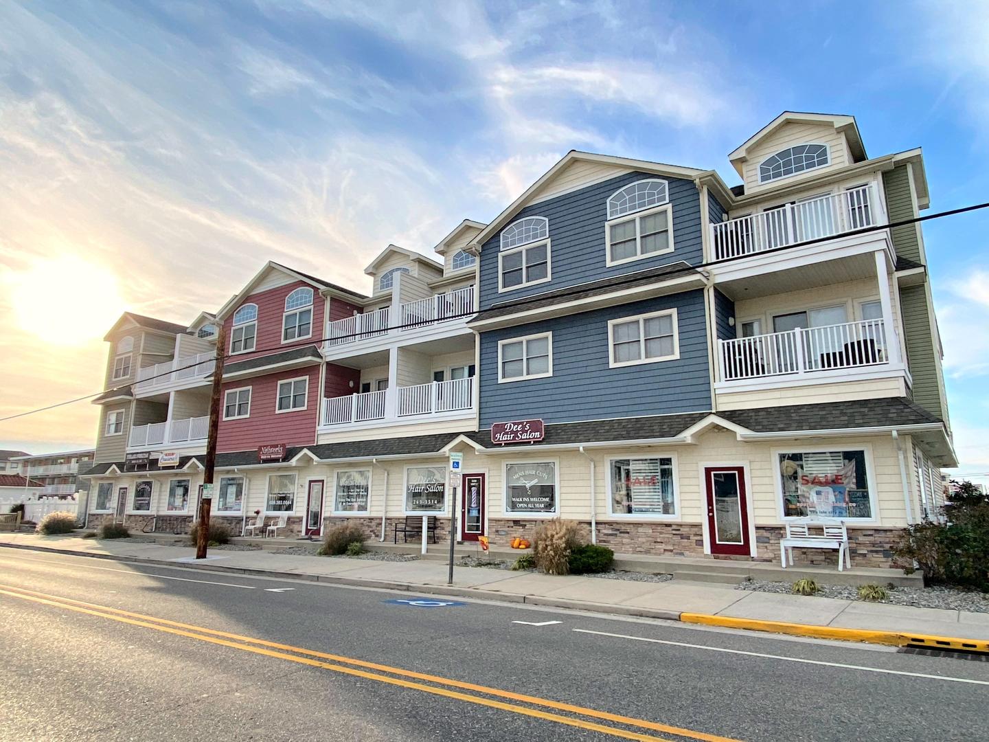 Long & Foster Vacation Rentals-6300 Landis Avenue Unit F-image-1