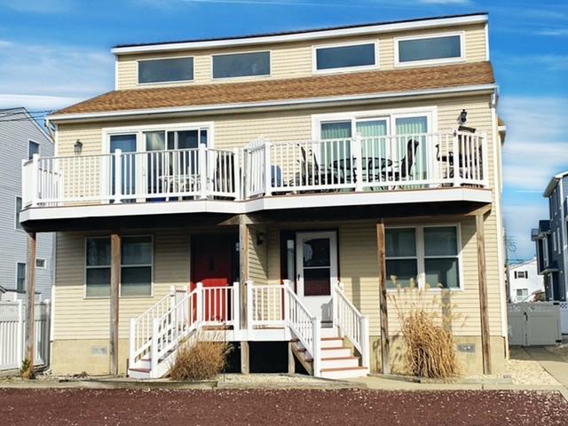 Long & Foster Vacation Rentals-137 68th Street East-image-1