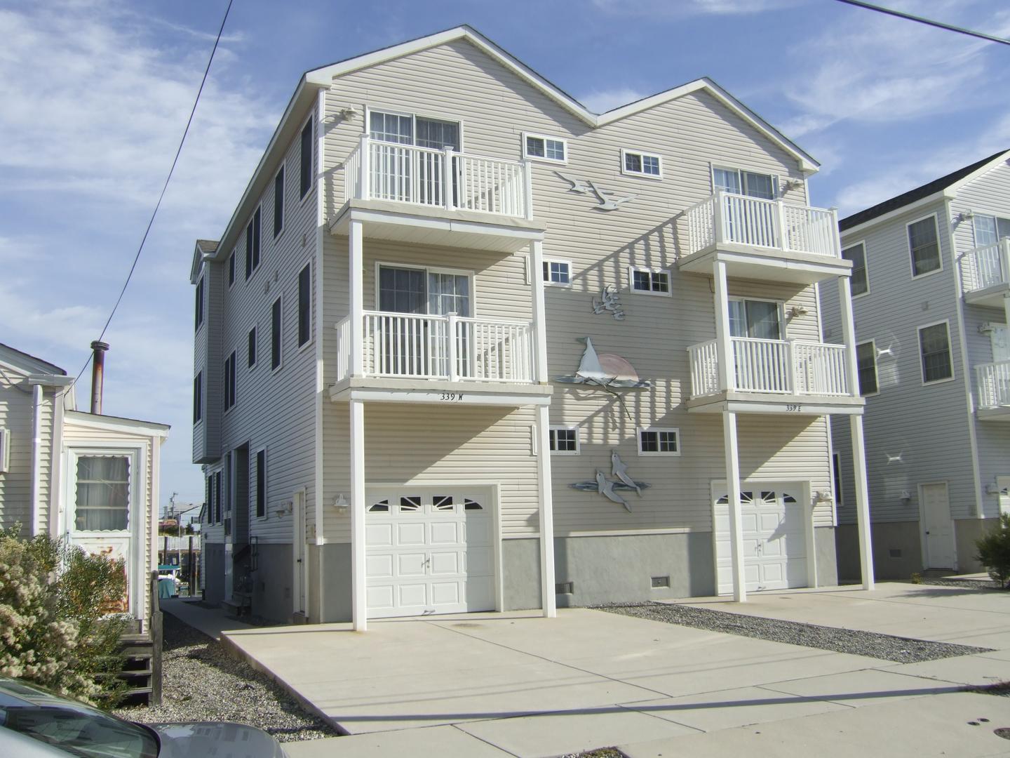 Long & Foster Vacation Rentals-339 43rd Place West-image-1