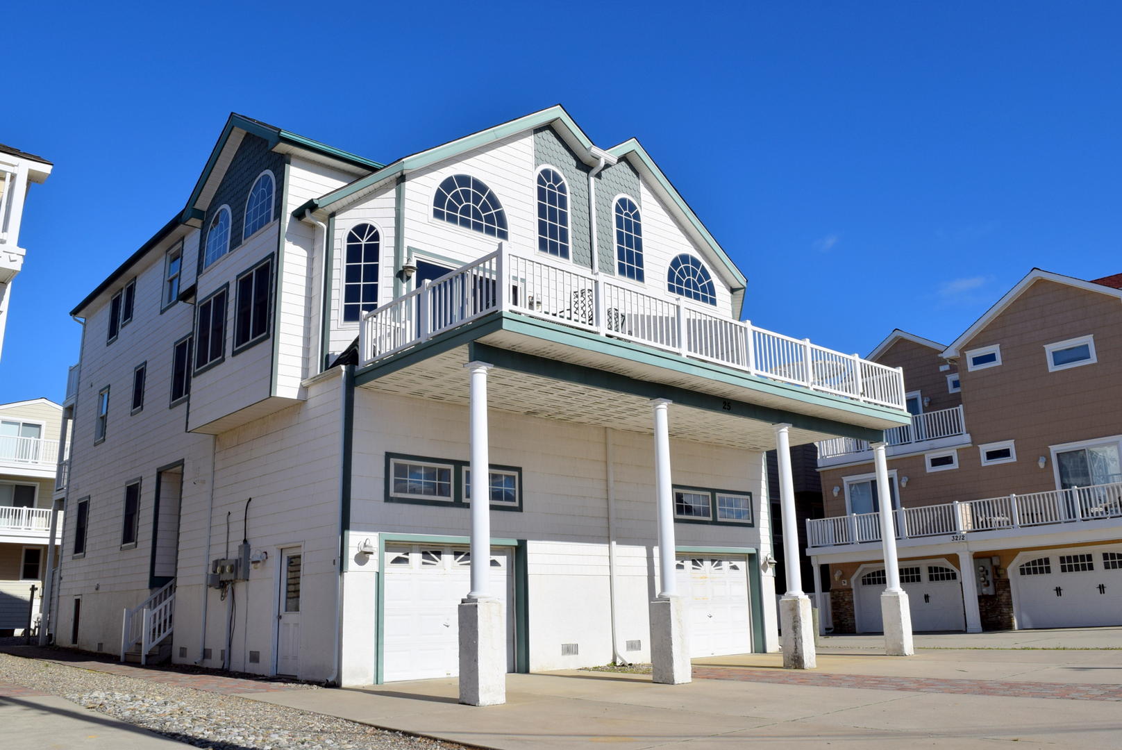 Long & Foster Vacation Rentals-25 33rd Street West-image-1