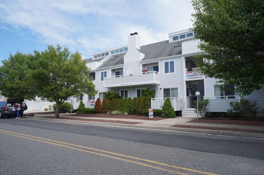 Long & Foster Vacation Rentals-6413 Central Avenue 3-image-1