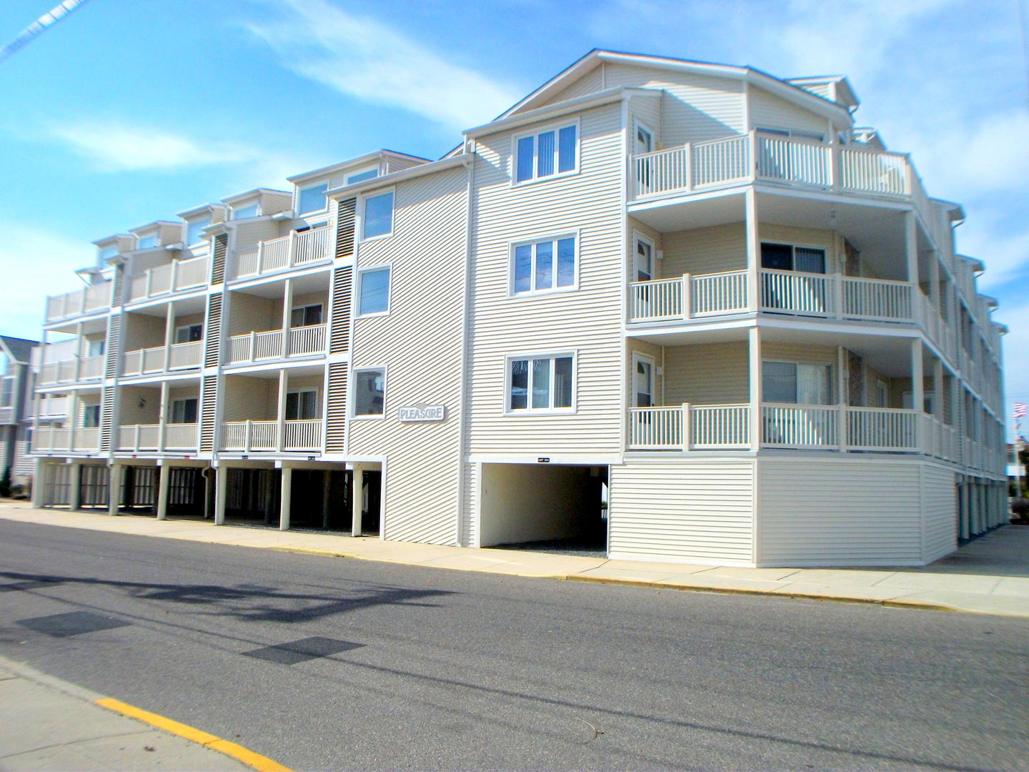 Long & Foster Vacation Rentals-4400 Pleasure Avenue #303-image-1