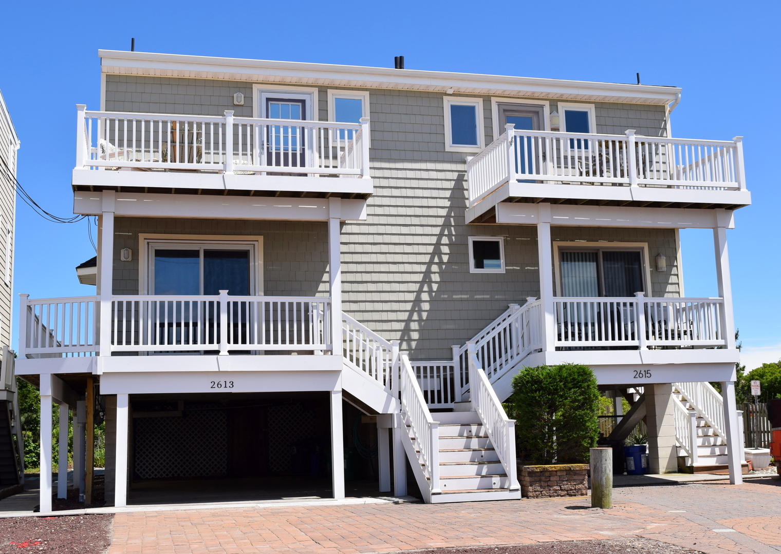 Long & Foster Vacation Rentals-2613 Landis Avenue North-image-1