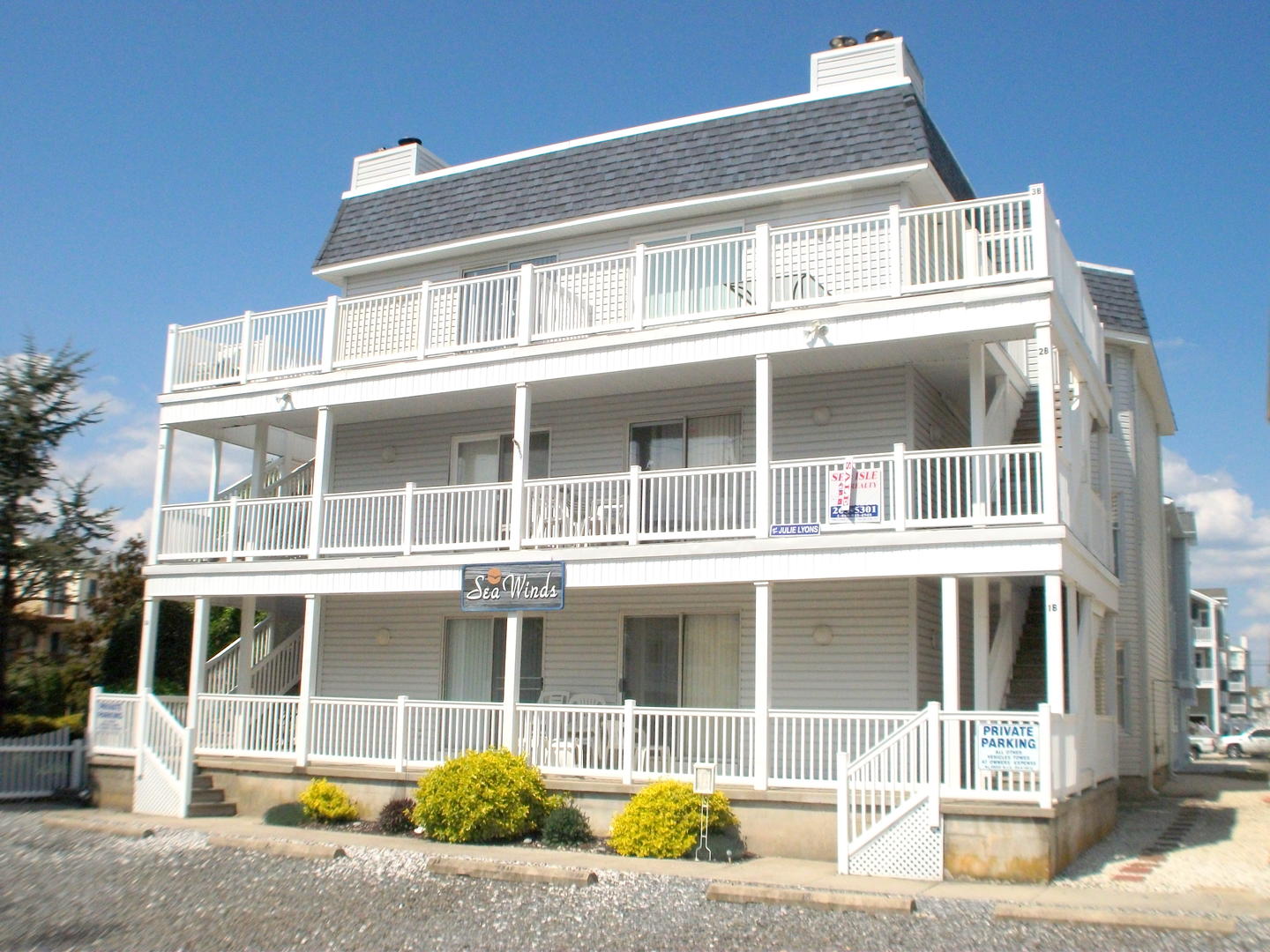 Long & Foster Vacation Rentals-113 37th Street 3A-image-1