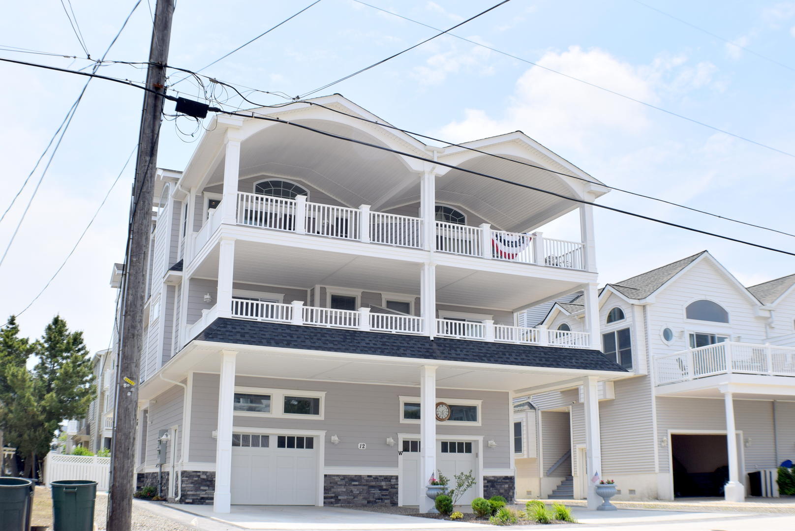 Long & Foster Vacation Rentals-12 64th Street East-image-1