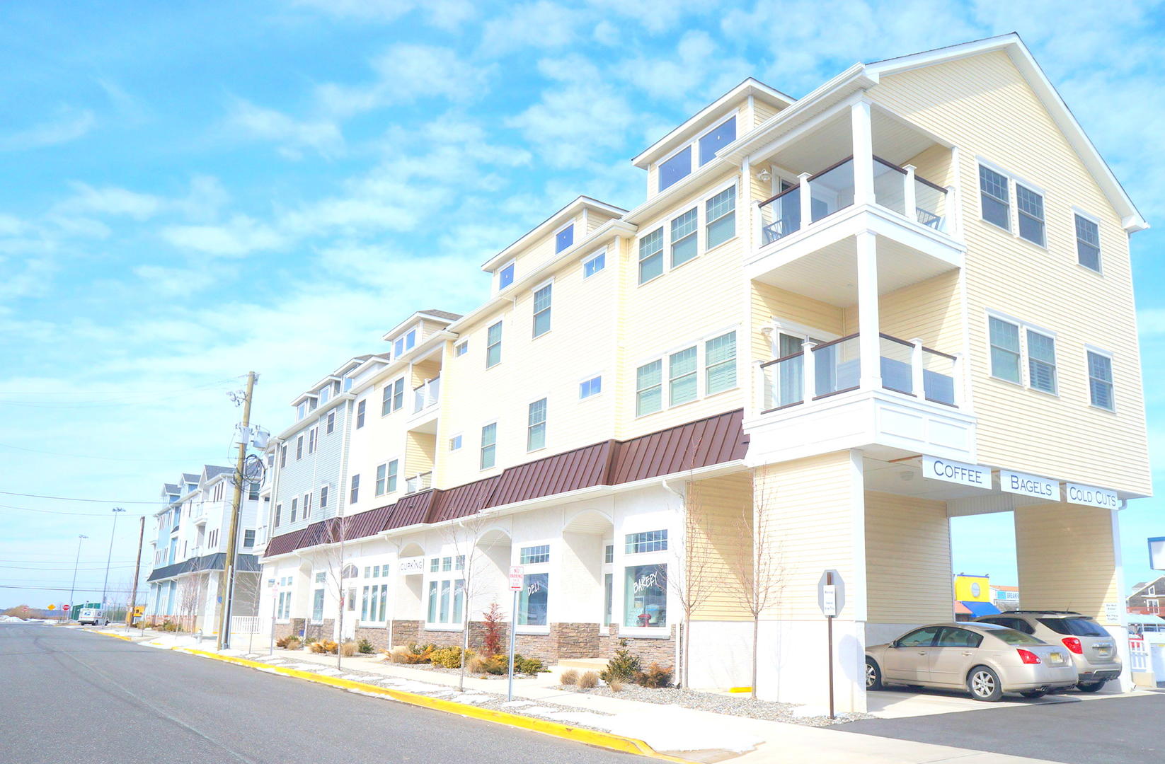Long & Foster Vacation Rentals-111 63rd Street 201-image-1