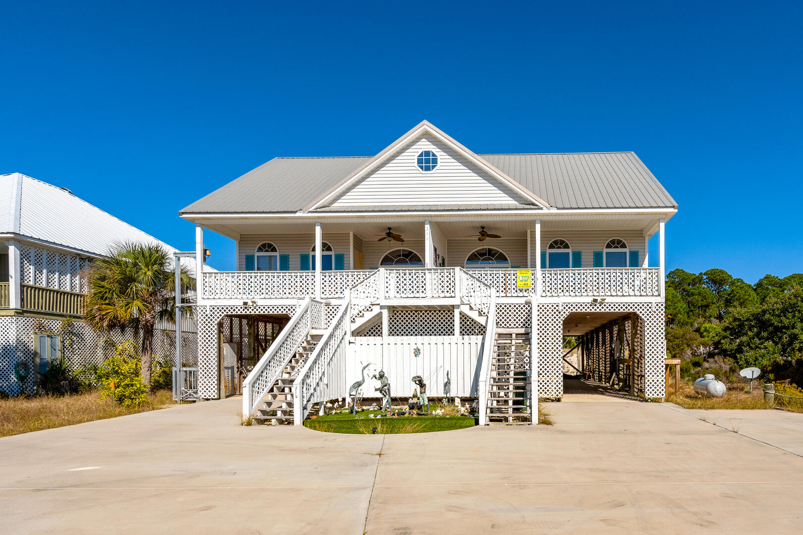 Sweeping Dune Views And Spacious Deck - Charming Gulf Retreat - Dauphin Island