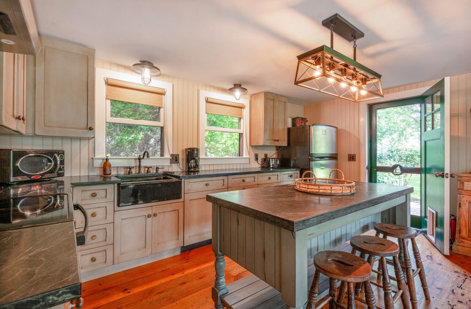 56 Meadow View Drive — photo 6