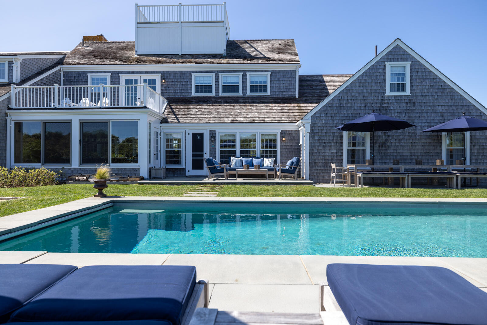 21 Road House & Cottage Nantucket MA 02554 Atlantic East