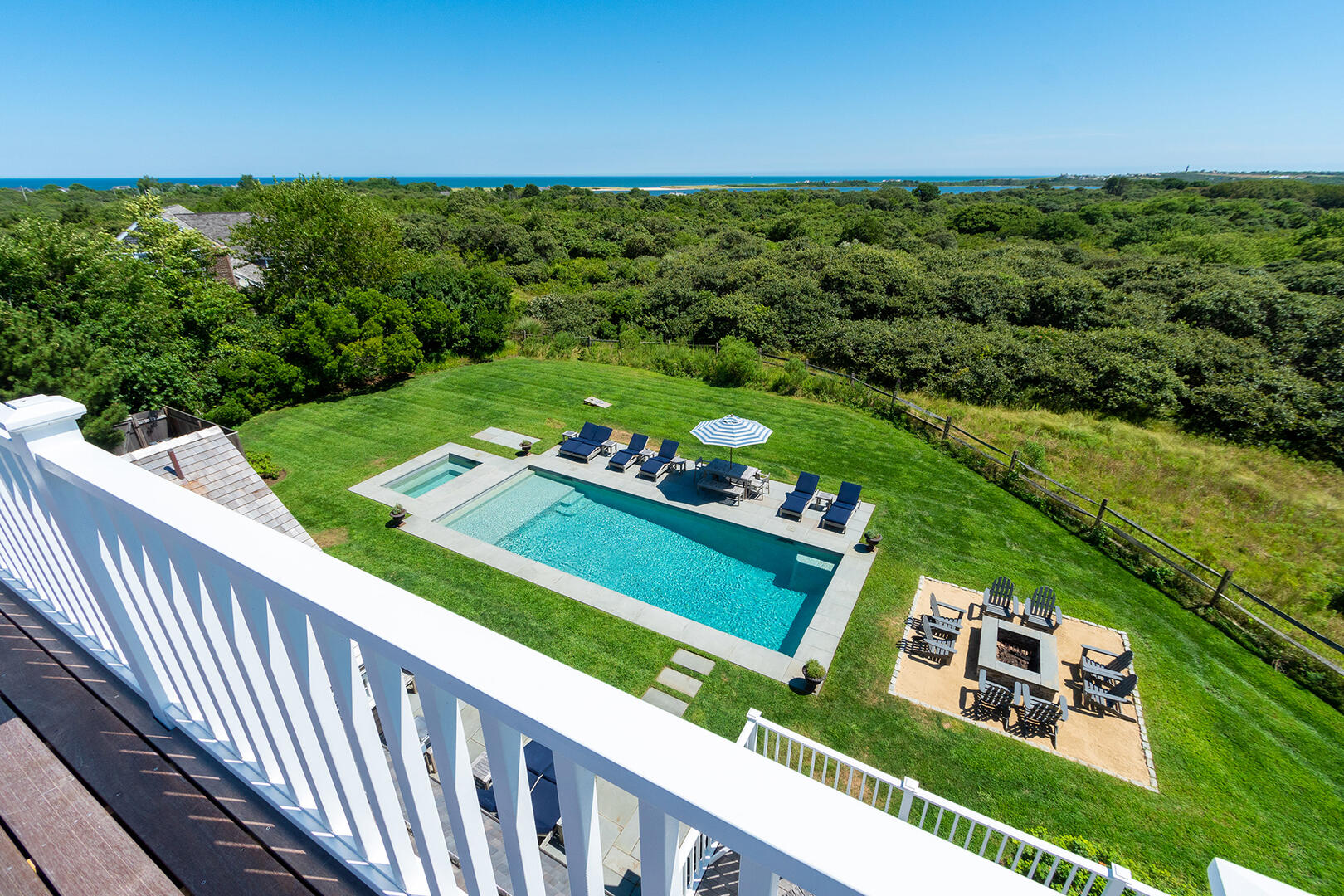 21 Road House & Cottage Nantucket MA 02554 Atlantic East