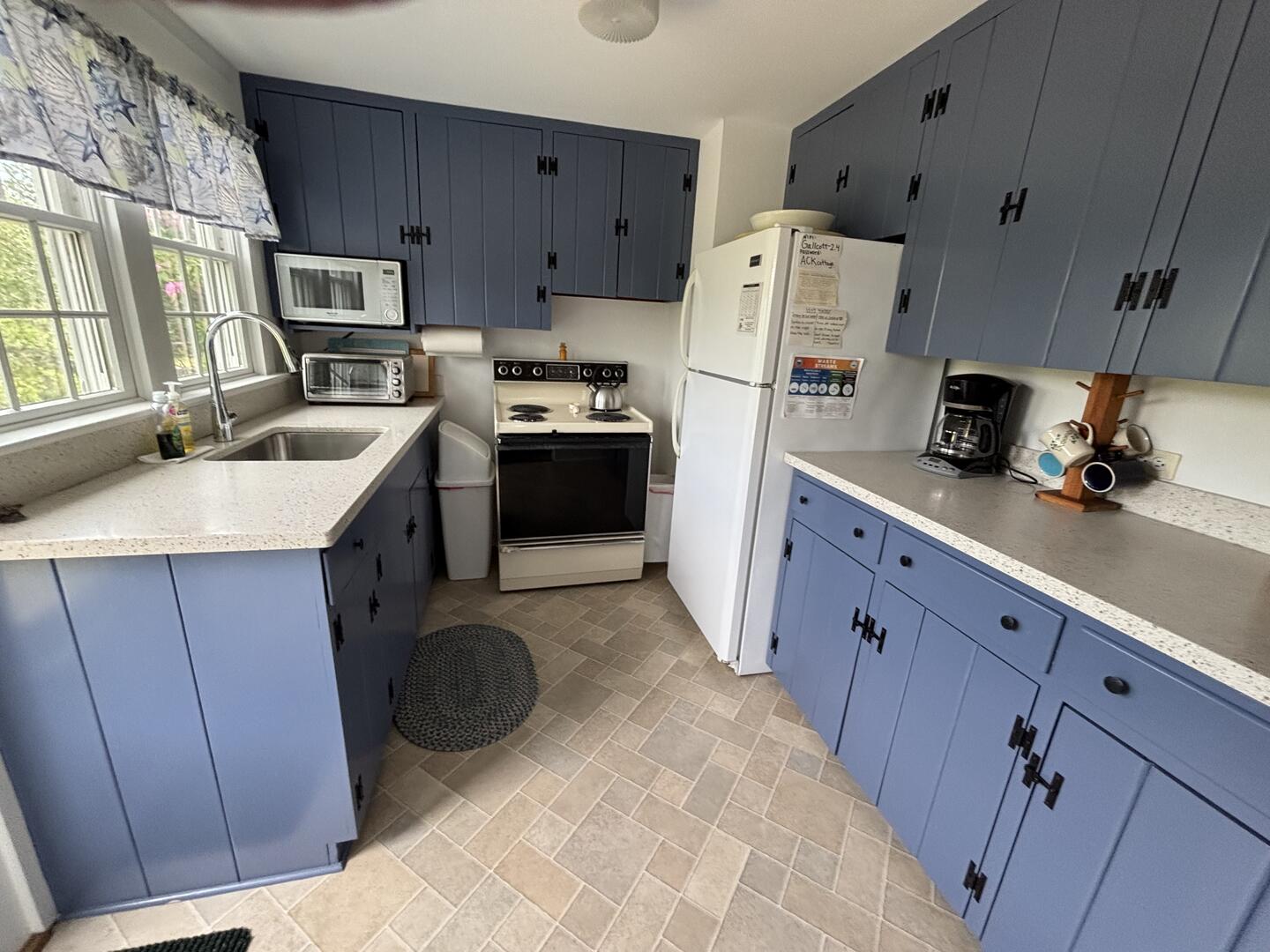 12 Douglas Way — photo 6