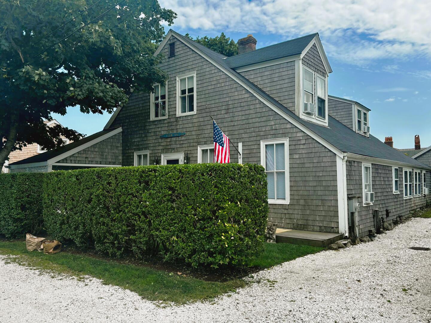 2 Magnolia Street