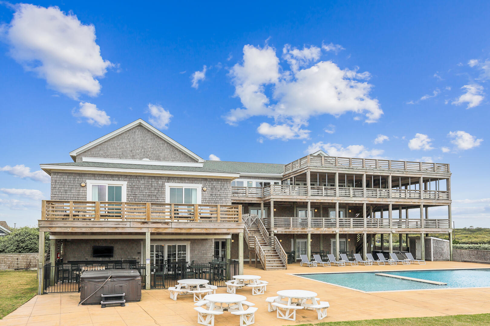 Pine Island Lodge: lodging in Nags Head, Outer Banks