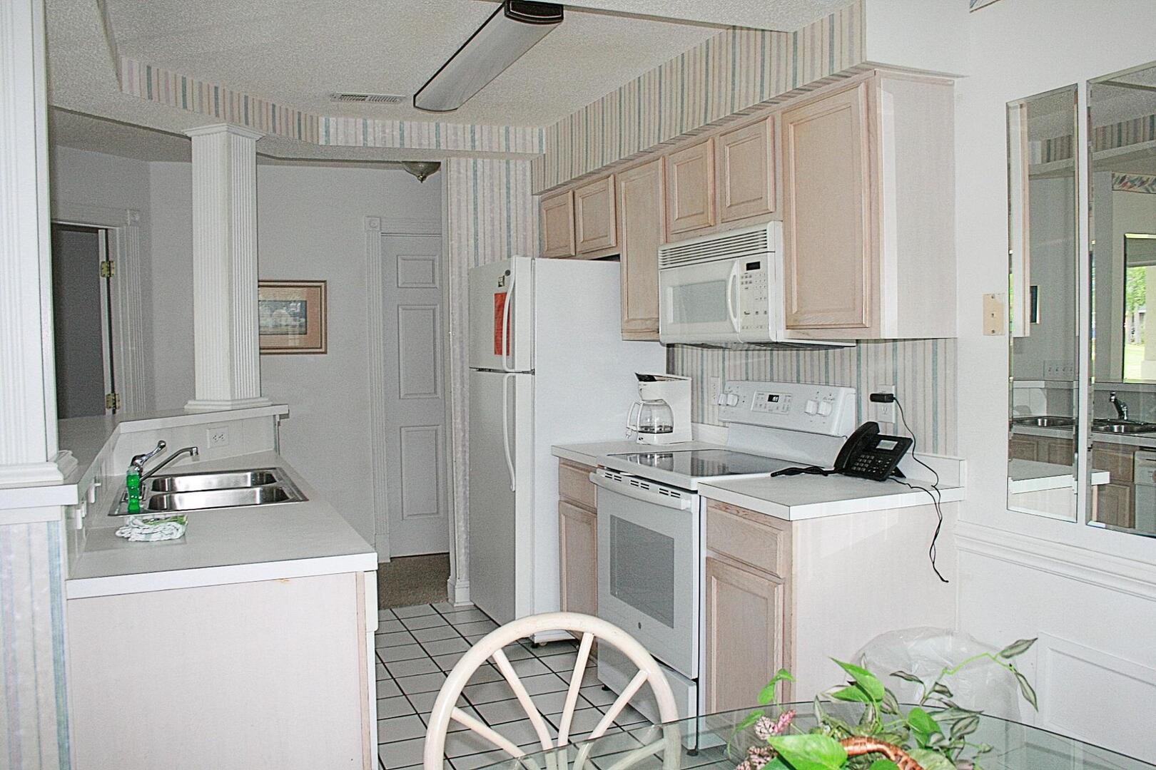 Full Kitchen, 1 Bedroom, 1 Bath, 27 Hole Golf Resort, Close to Beach in Calabash, NC(501M)