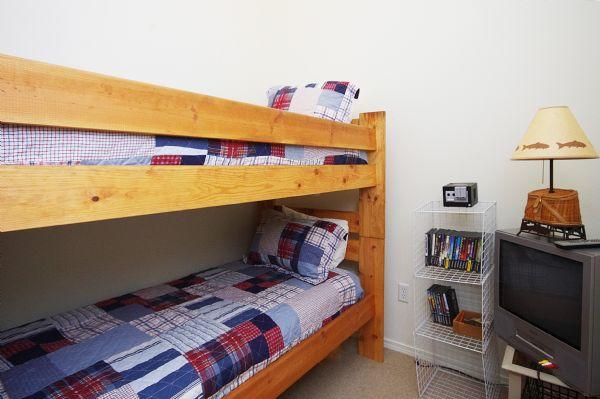 Bunk Bed in Open Den (Game Cube)