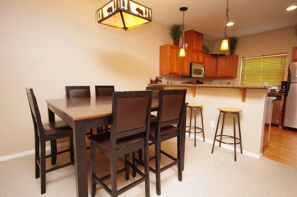 Dining Room Table & Breakfast Bar