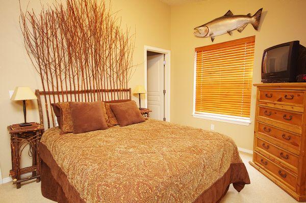 Master Bedroom (Queen Bed)