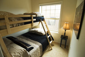 Spare Bedroom (Bunk Bed w/ Full Bottom and Twin Top)