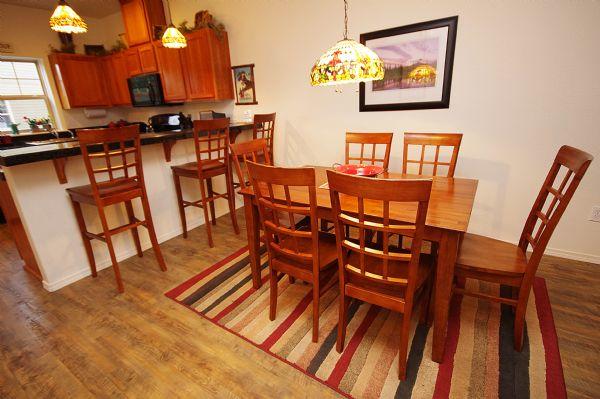 Dining Room Table & Breakfast Bar
