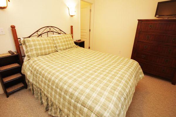 Master Bedroom with Queen Bed & Tv