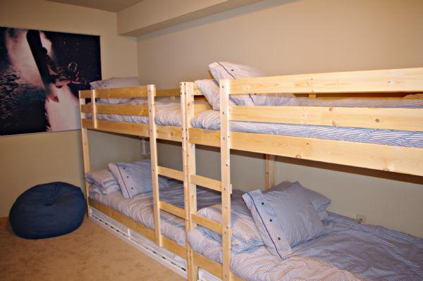 Private Den (Two Bunk Beds with Two Trundle Beds) 