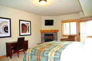 Master Bedroom with Gas Fireplace (Queen Bed)