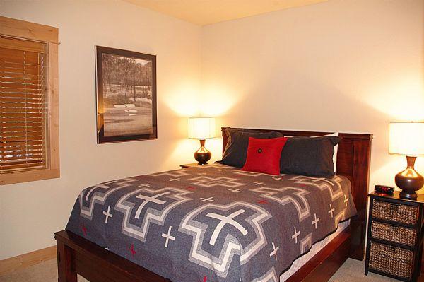 Guest Bedroom with Queen Bed