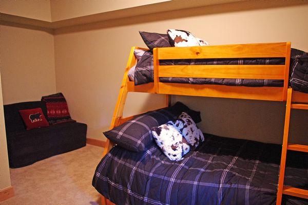 Spare Room Bunk Bed & Full Futon 