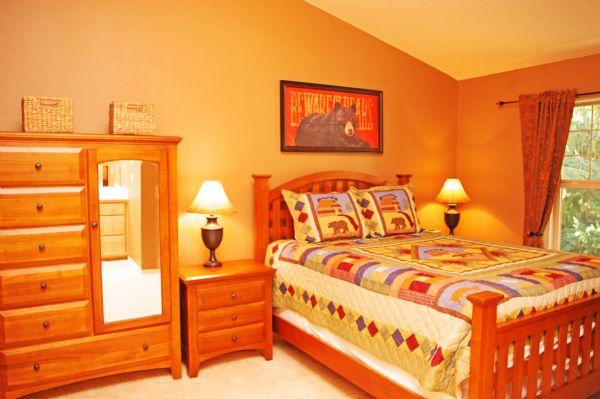 Master Bedroom (Queen Bed) 