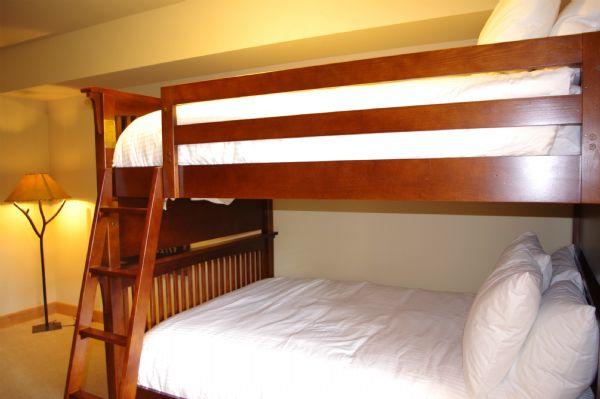 Private Den (Double Over Double Bunk Bed)