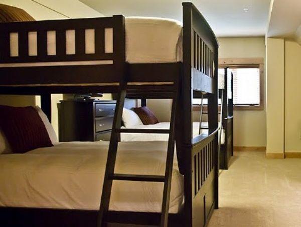 Bunk Room (2 Bunks Beds with Full Mattresses)