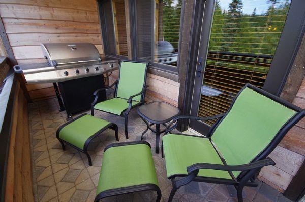 Private Patio with Grill