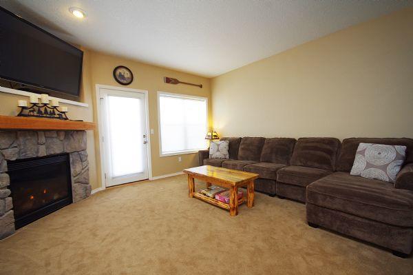 Living Room Tv and Gas Fireplace