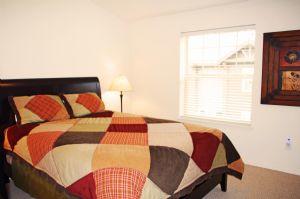 Guest Bedroom (Queen Bed)