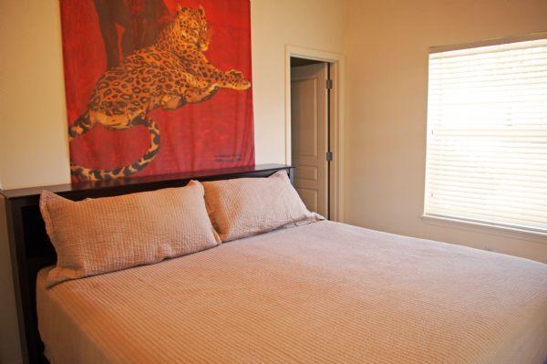 Master Bedroom (King Bed)