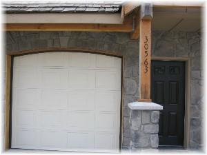 Front Entrance (30563 E Skibowl Way)