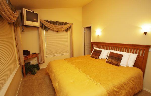 Master Bedroom with Tv (Queen Bed)