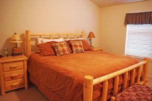 Master Bedroom (King Bed)