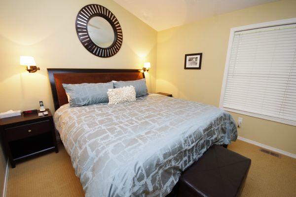 Master Bedroom (King Bed)