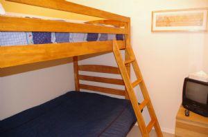 Bunkbed in Den (Full Bottom)