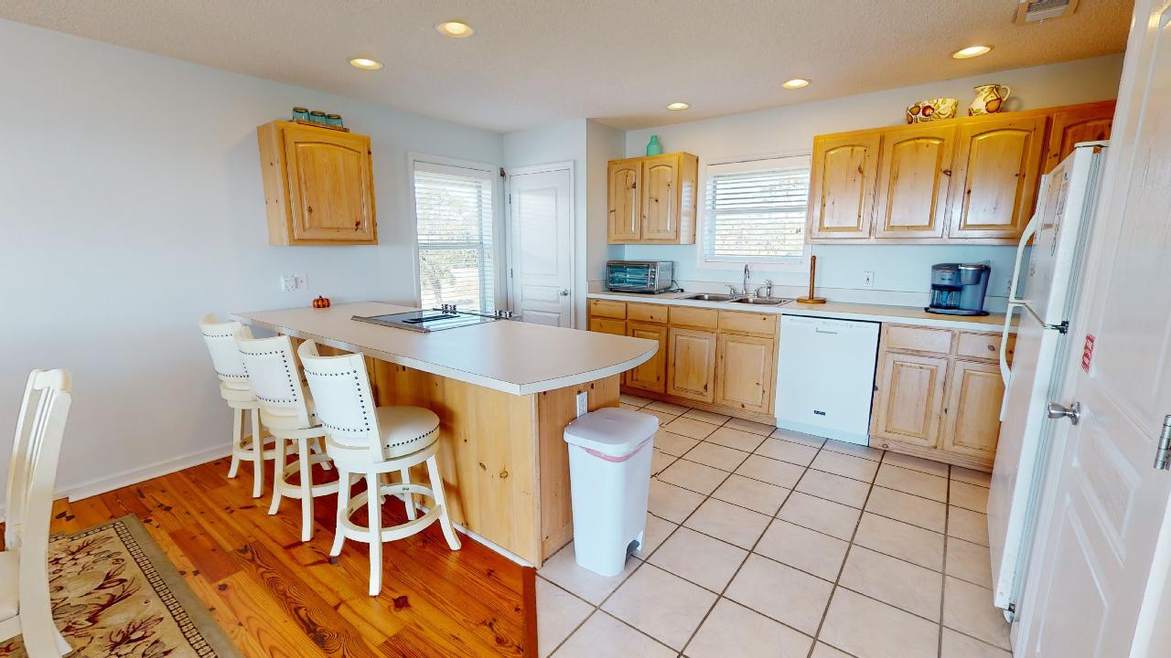 Ashley's Ocean View | Photo 3