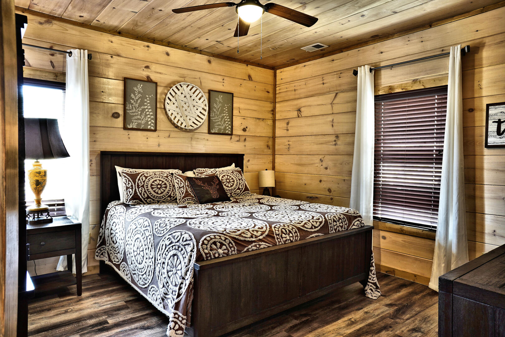 Sasquatch Inn | Photo 230