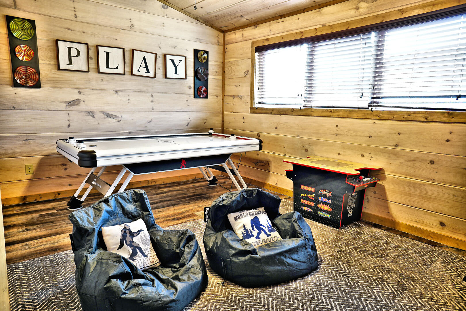 Sasquatch Inn | Photo 150