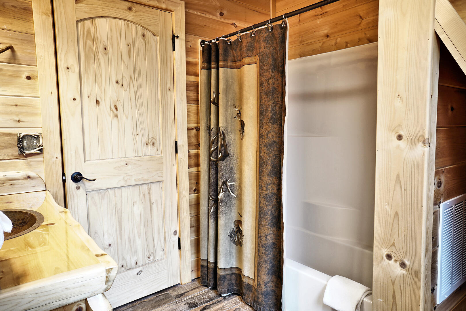 Rustic Get Away | Photo 18