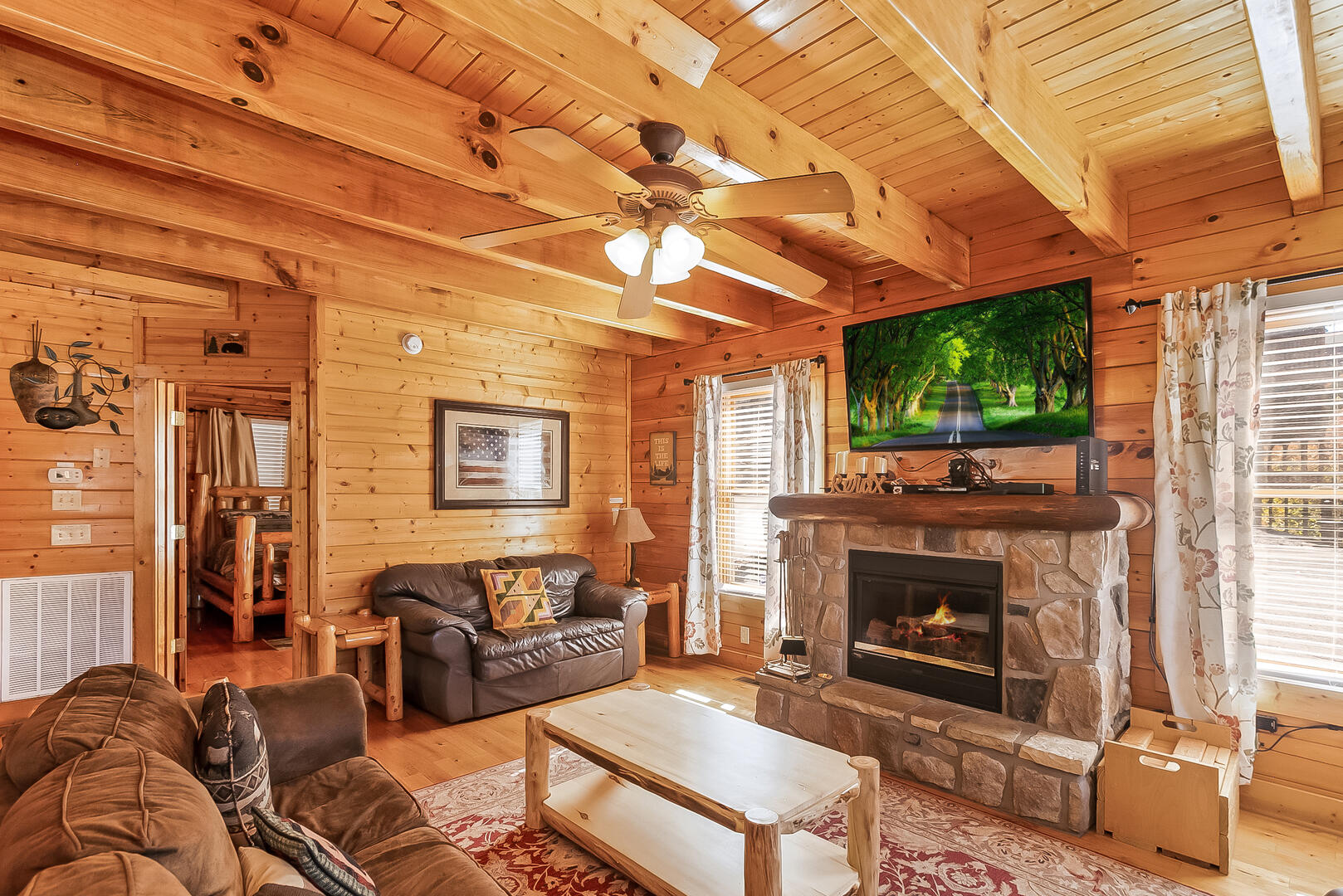 Center of Attention | Photo 12