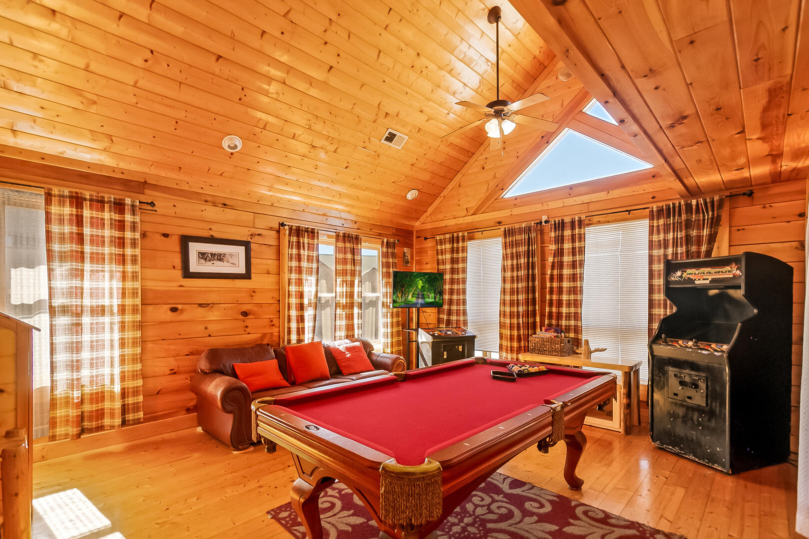 Center of Attention | Photo 110